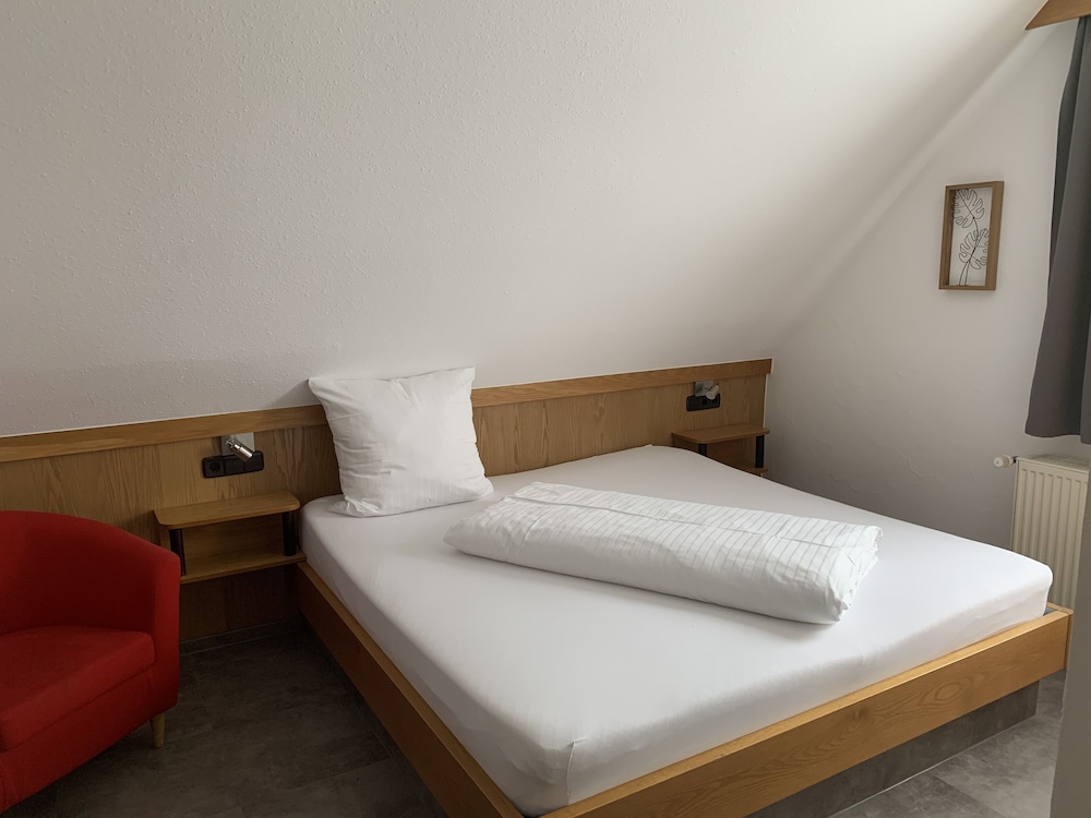Economy Double Room - Photo 5