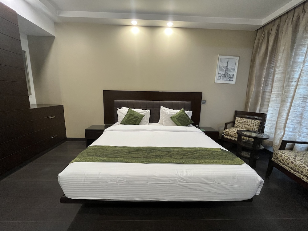 Premium Double or Twin Room - Photo 24