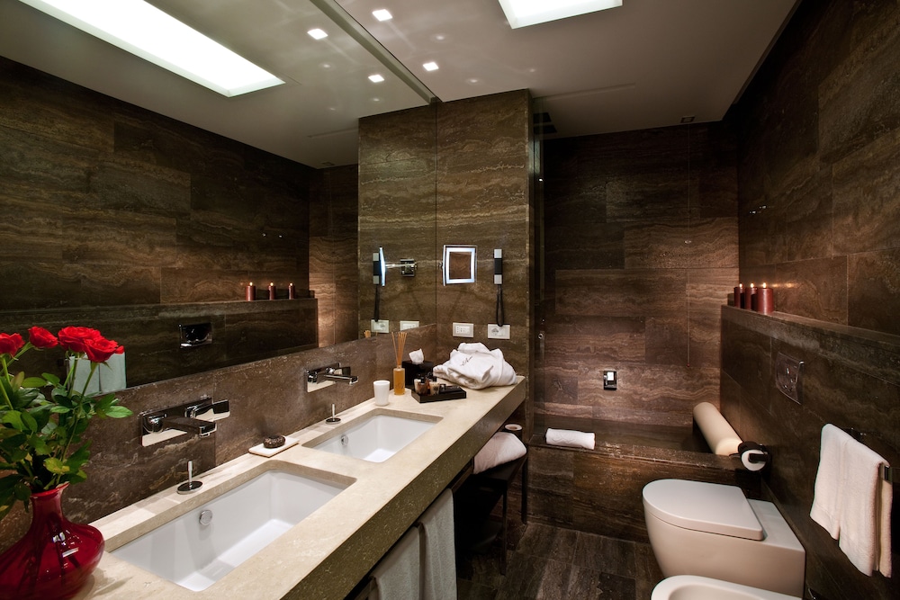 Suite, 1 Bedroom - Photo 3