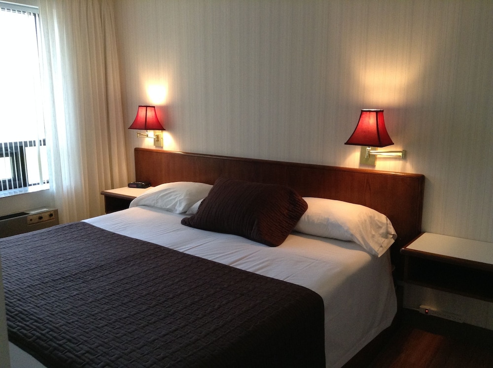 Comfort Suite, 1 King Bed, Jetted Tub (& Sitting Room) photo 2