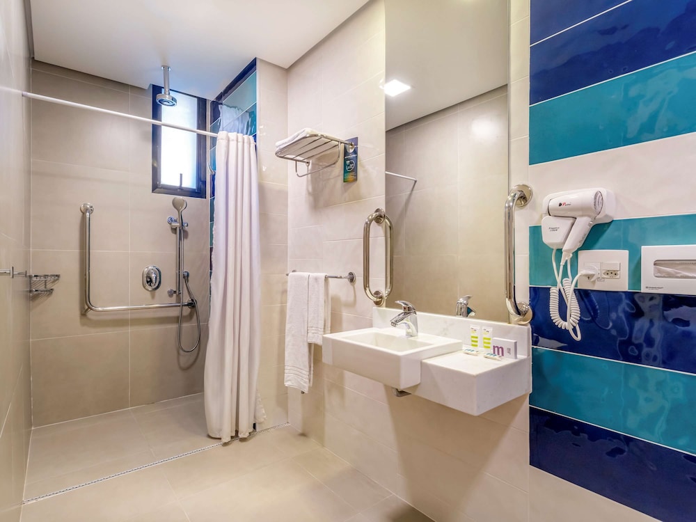 Superior Room, Accessible (Accessible) - Photo 3