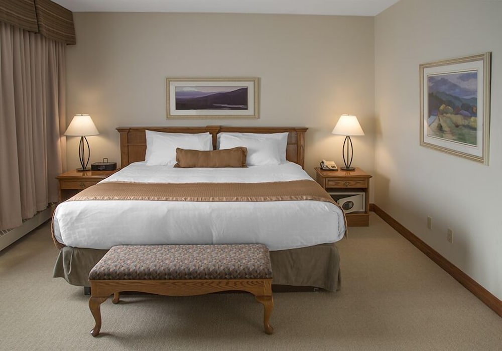 Honeymoon Room, 1 King Bed - Photo 2
