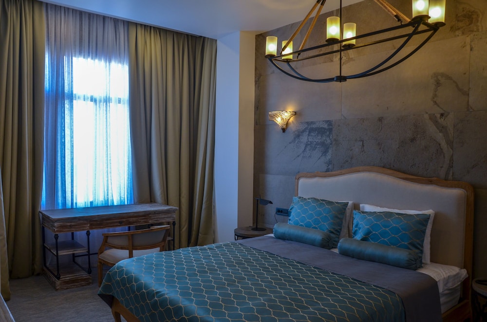 Standard Double Room, 1 King Bed - Photo 1