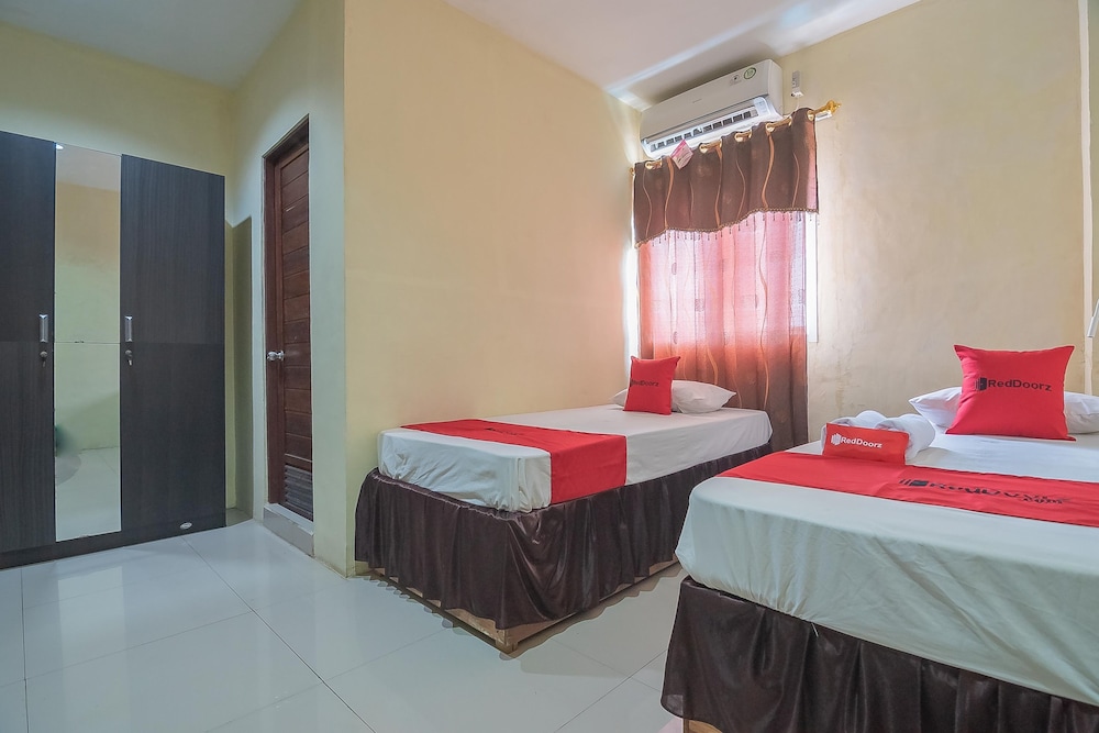 Twin Room (RedDoorz) photo 3