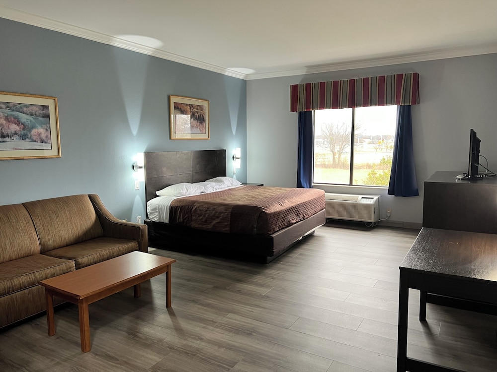 Room, 1 King Bed, Non Smoking photo 2