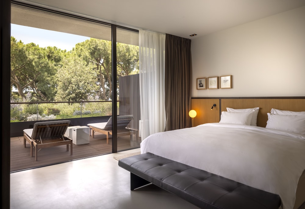 Grand Room, Marina View