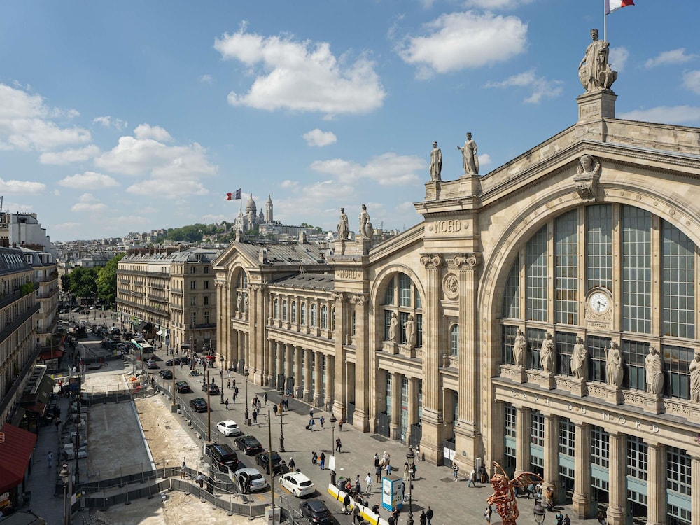 Large with Paris view