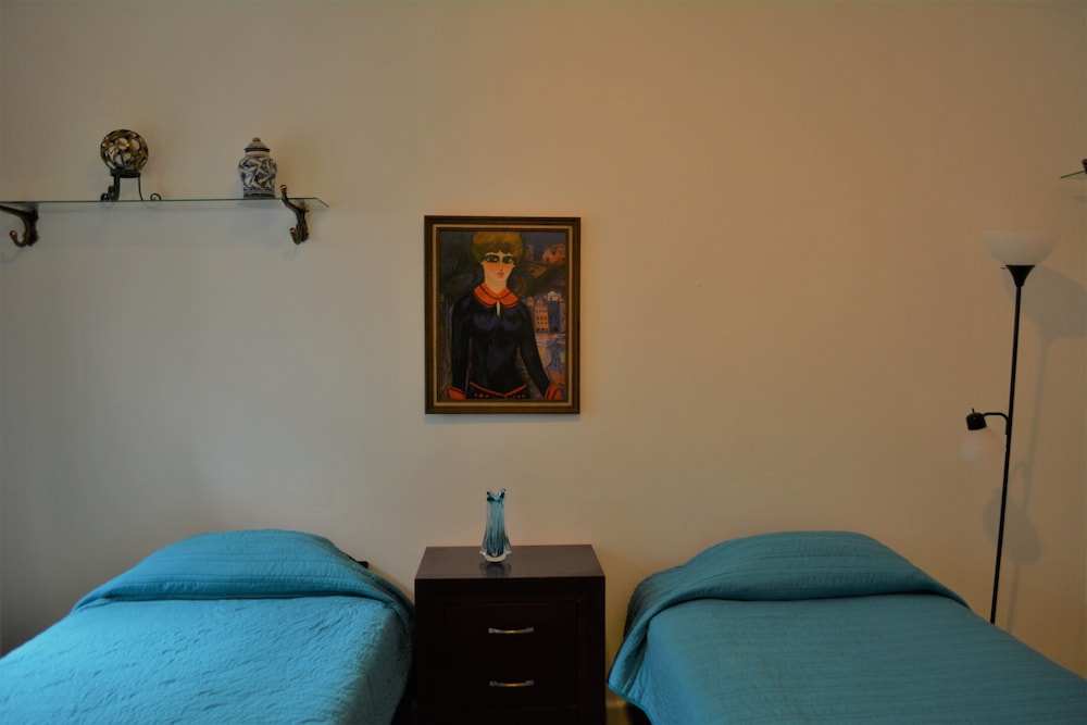 Classic Double or Twin Room, 1 Bedroom, Shared Bathroom (Nahui Olin) photo 2