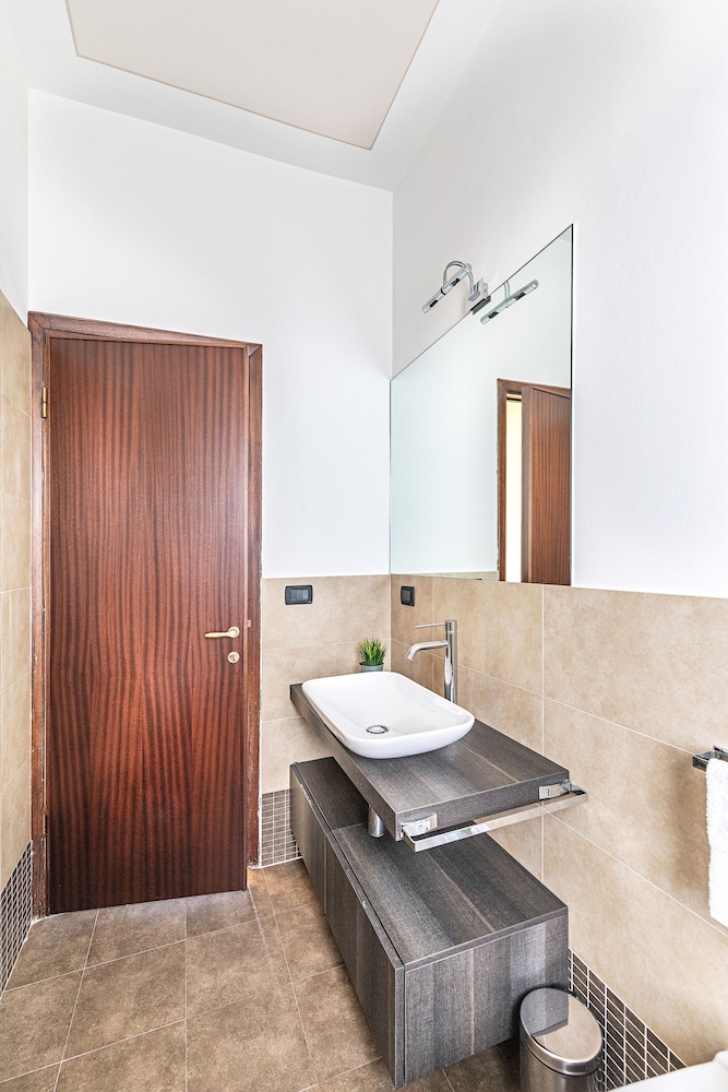 Basic Villa photo 3