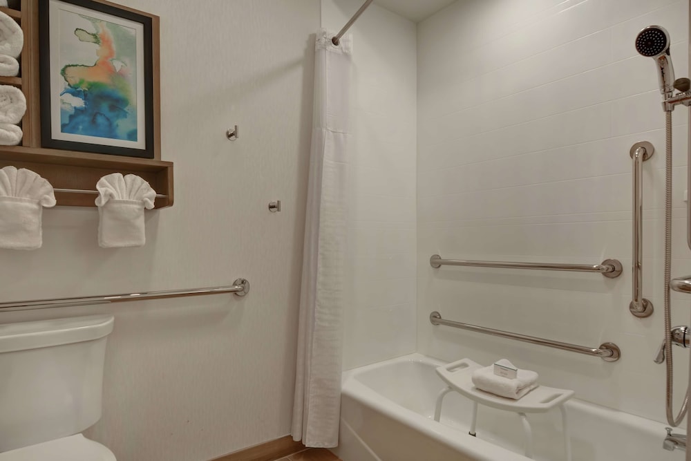 Suite, 2 Queen Beds, Accessible, Bathtub - Photo 7