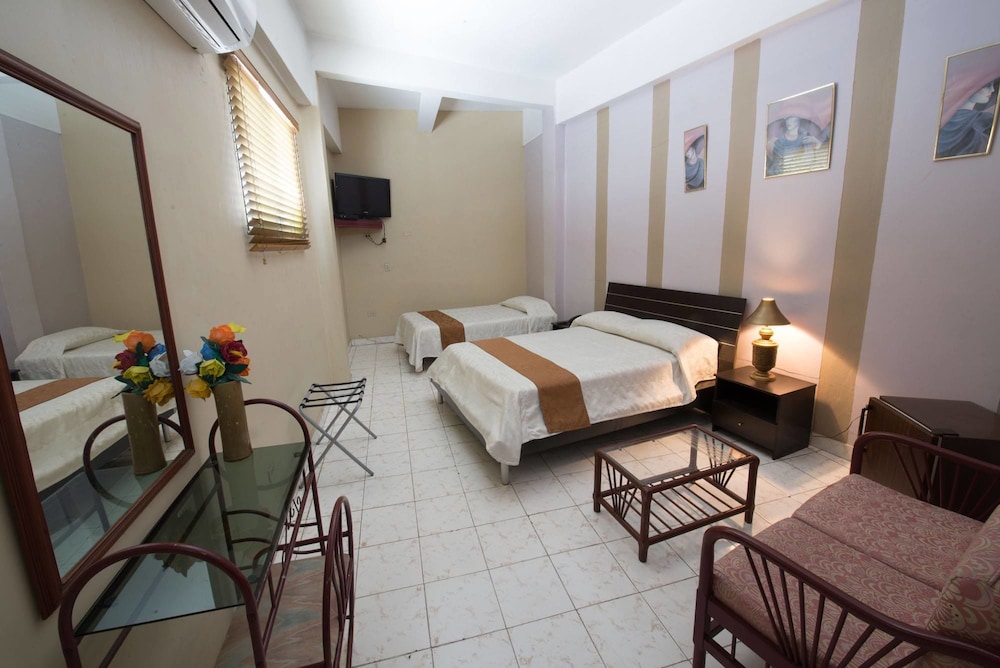 Basic Triple Room photo 1