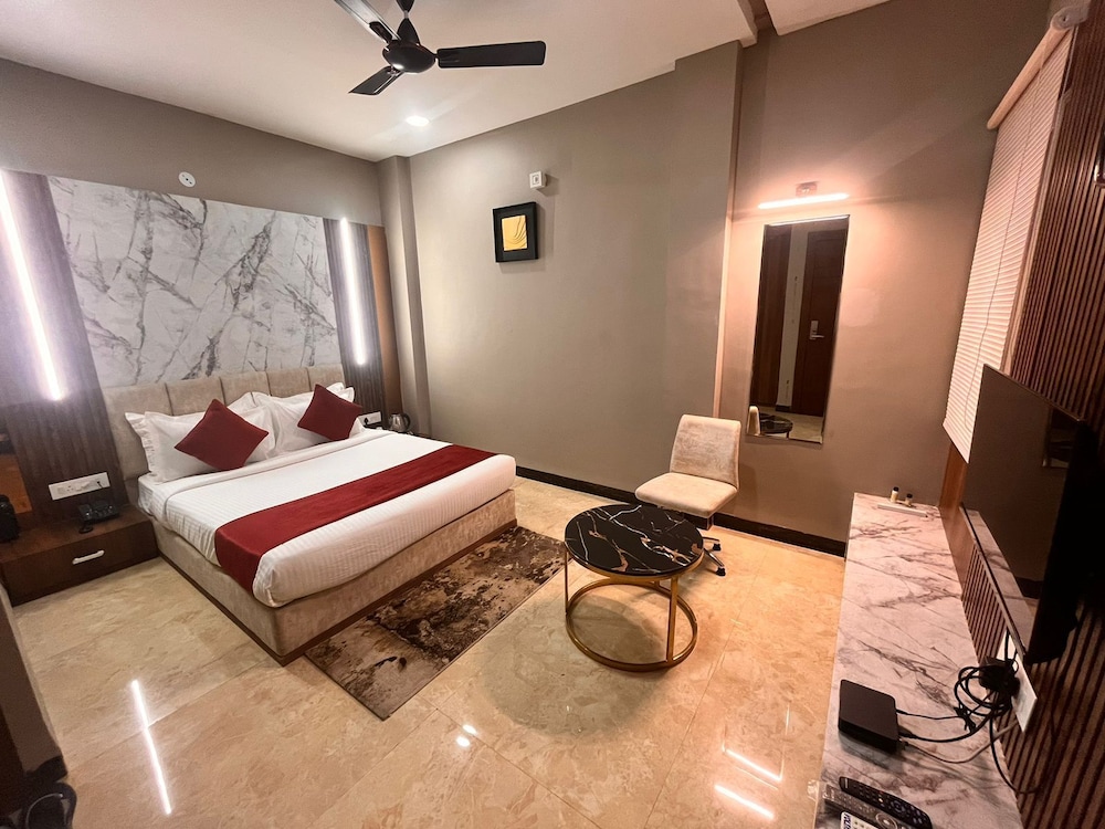Deluxe Room, City View