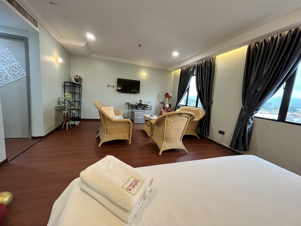 Honeymoon Suite, 1 Queen Bed, Non Smoking photo 3