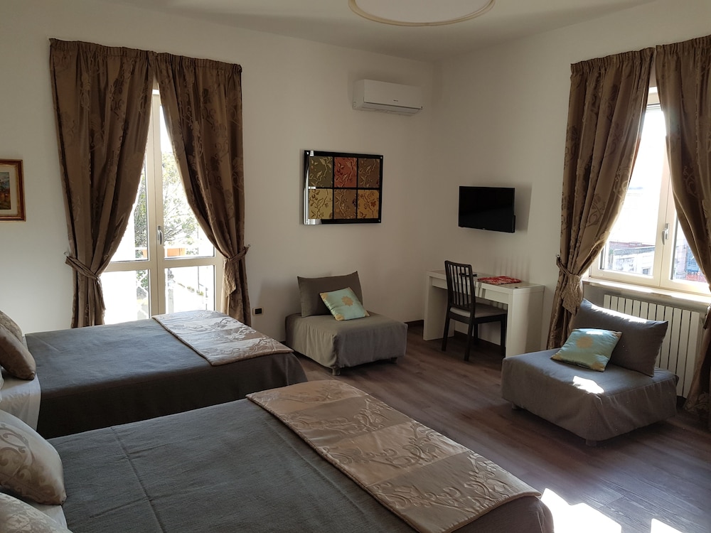Quadruple Room, Non Smoking, Balcony photo 2