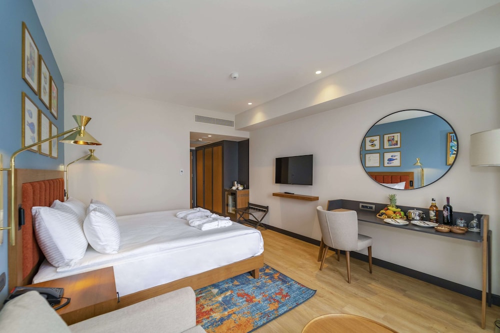 DELUXE ROOM LAND VIEW
