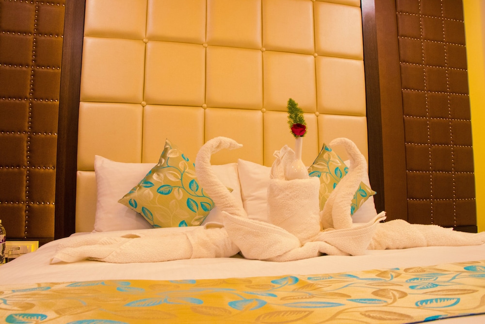 Suite, Multiple Bedrooms, Non Smoking, Garden View photo 2