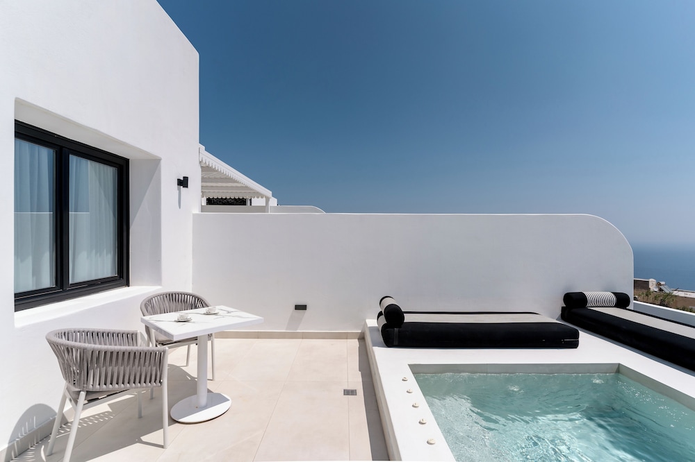 Lagoon Suite with Sea View and Sharing Pool - Photo 2