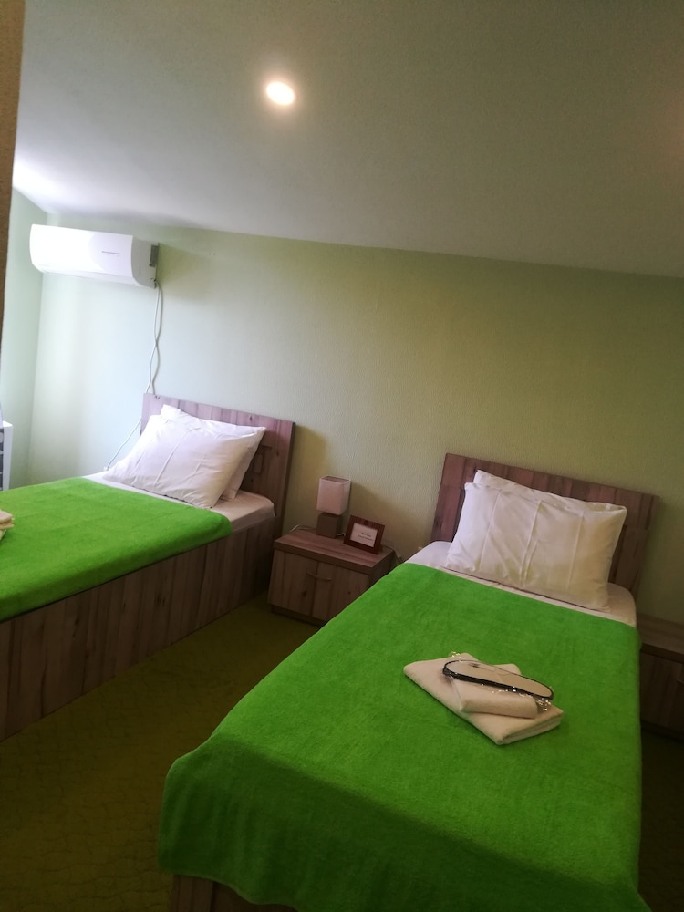Standard Twin Room, Balcony, Garden View
