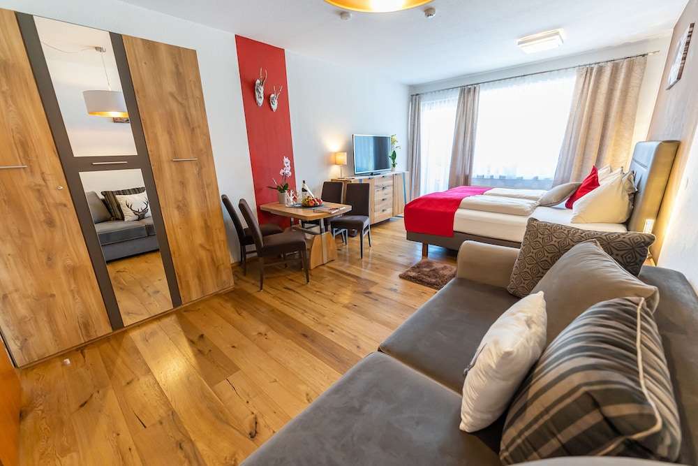 Deluxe Studio Suite, Balcony, Mountain View (Hallstatt Dachstein Inn) photo 2