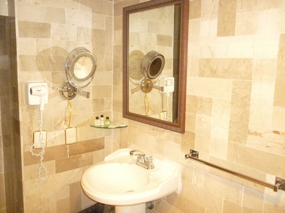 Premium Suite, Jetted Tub