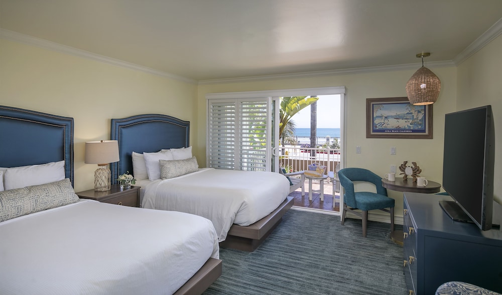 Standard Suite, 2 Queen Beds, Pool View - Photo 1