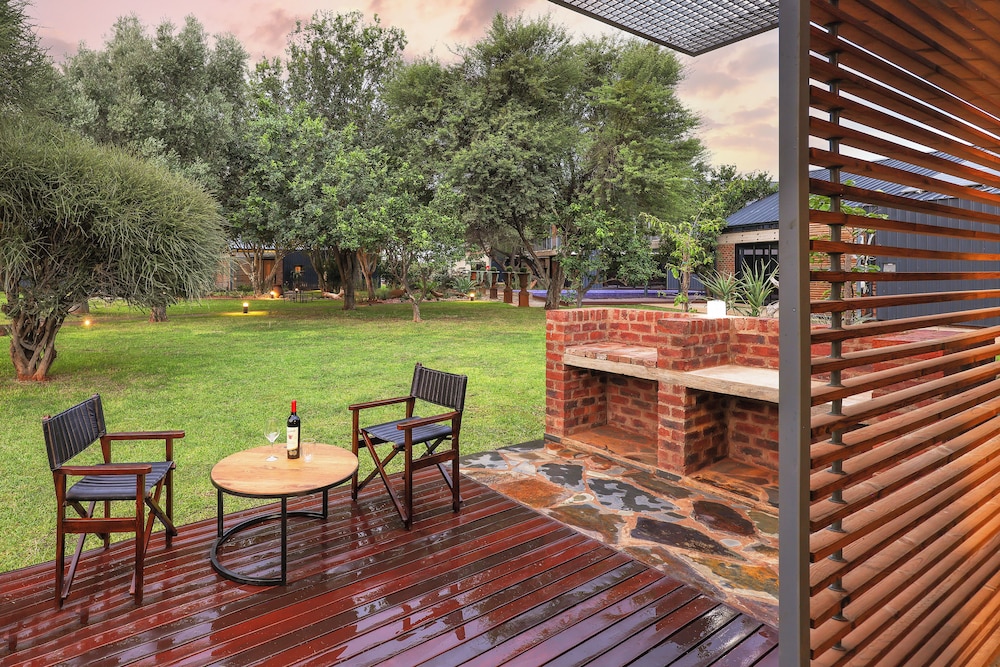 Superior Villa, Lake View photo 1