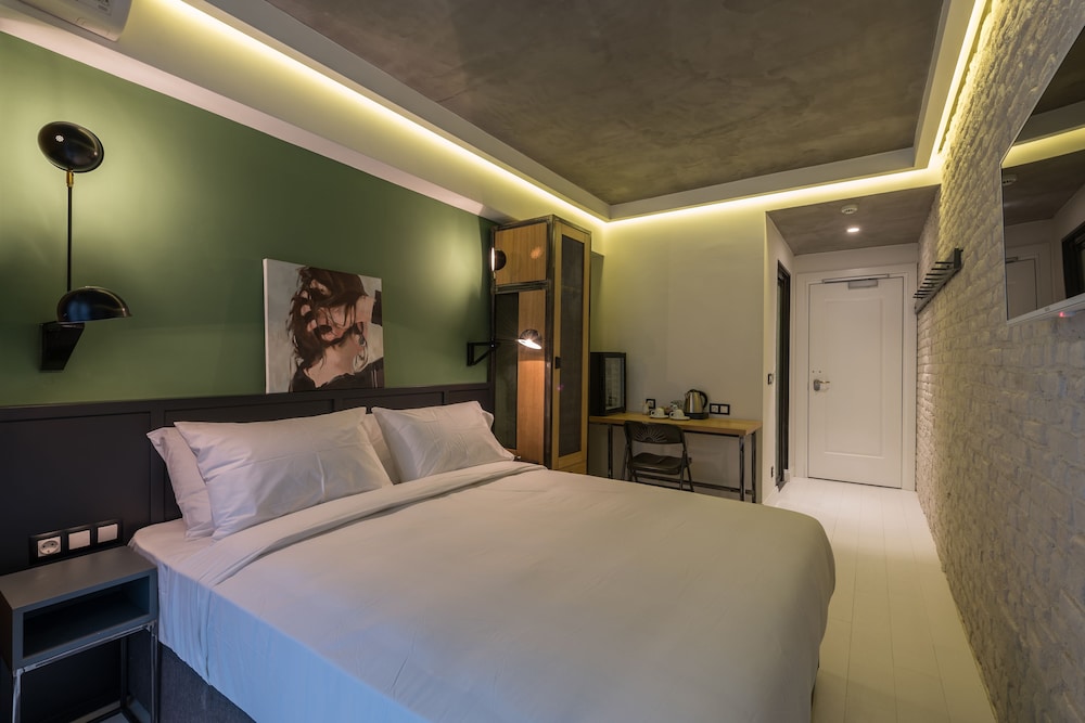 Double Room With Brick Wall photo 1
