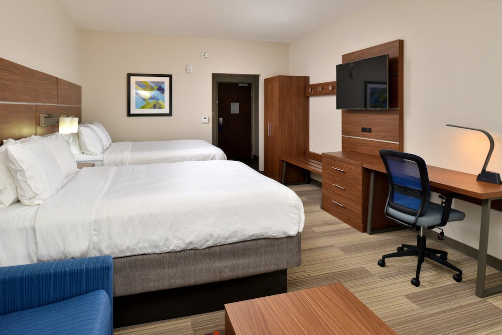 Suite, Multiple Beds photo 3