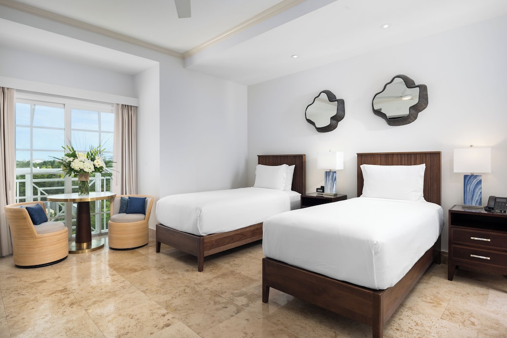 Deluxe Suite, 2 Bedrooms, Oceanfront - Photo 5
