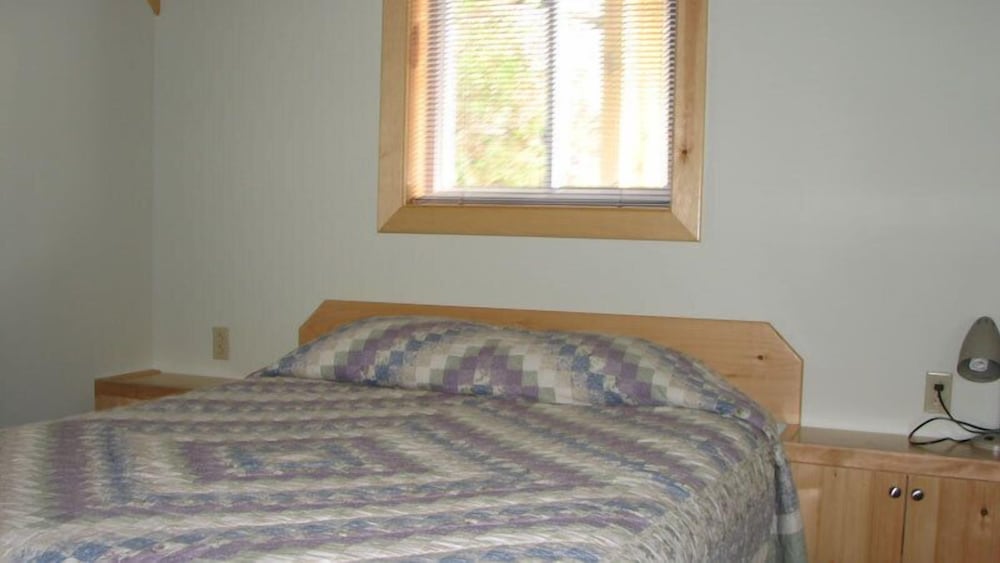 Cottage 13, 3 Bedrooms (reached by stairs) photo 1