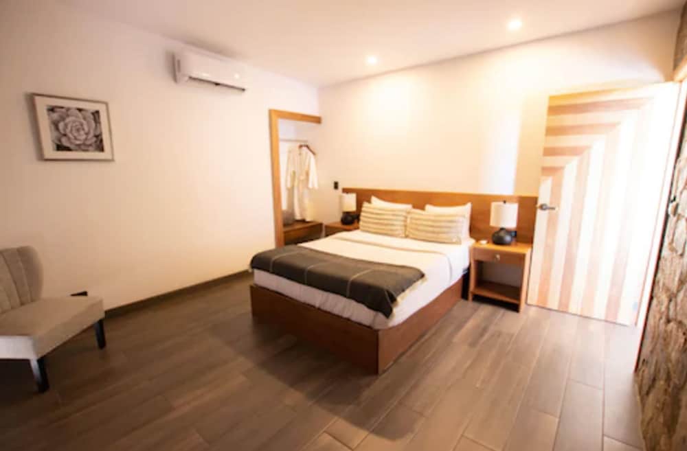Deluxe Villa, 2 Bedrooms, Patio, Mountain View