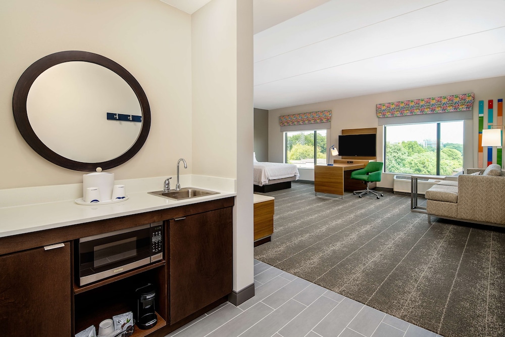 Suite, 1 King Bed, Non Smoking - Photo 6