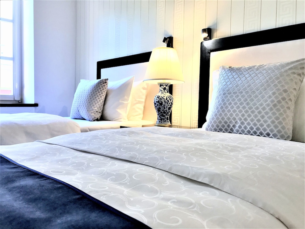Luxury Signature Suite, 3 Bedrooms, 2 Bathrooms (Market Square view, 175 m2) photo 3