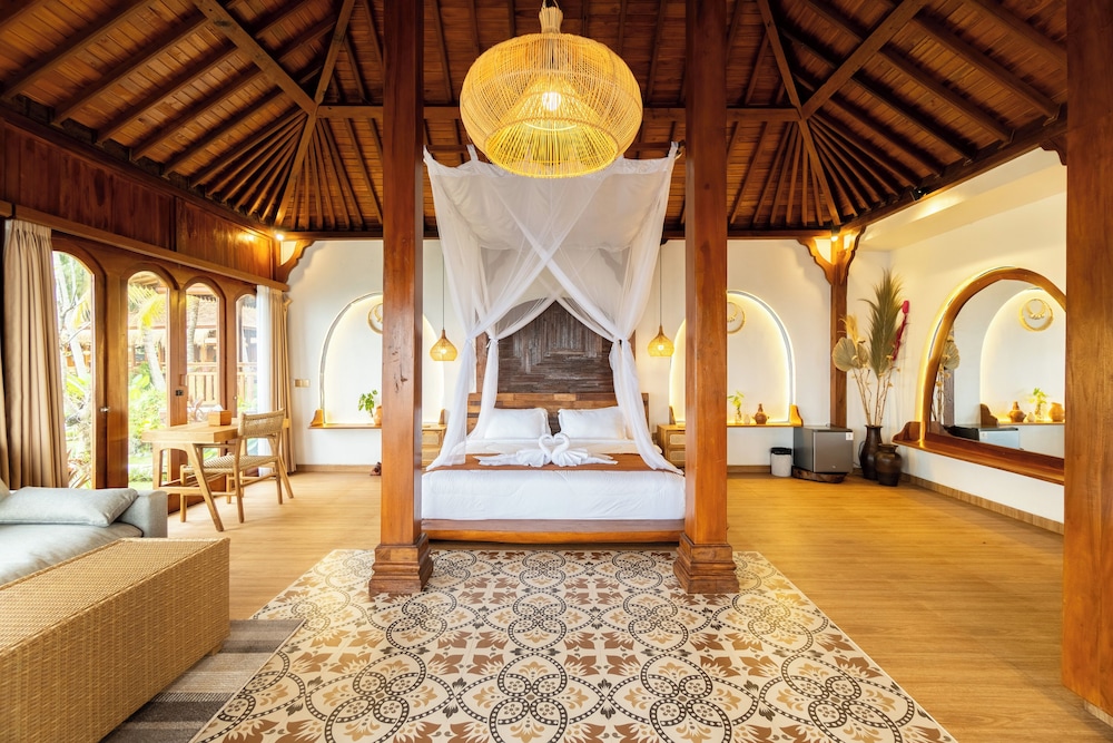 Suite, 1 King Bed, Ocean View, Beachfront