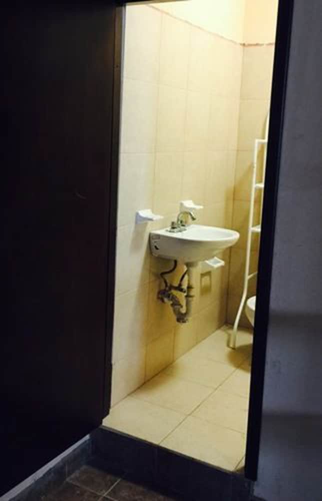 Apartment, 2 Bedrooms, Non Smoking photo 2