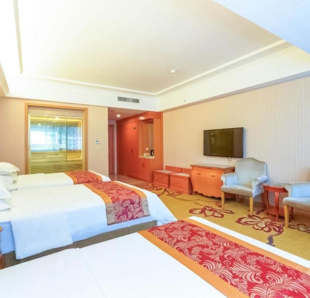 Deluxe Triple Room photo 2