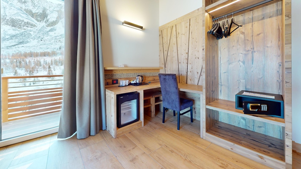 La Loggia Luxury Suite photo 3