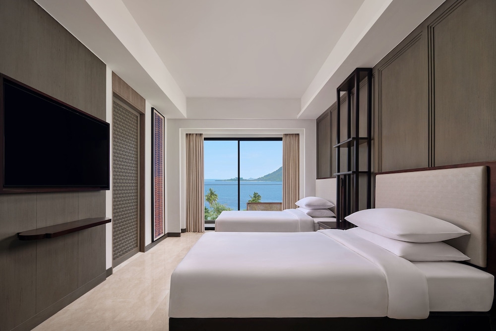 Premium Room, 2 Double Beds (View) photo 1