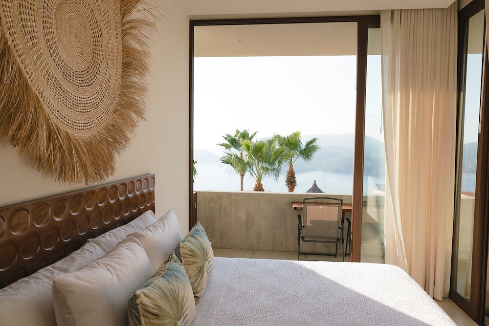 Luxury Studio, Private Pool, Ocean View photo 1