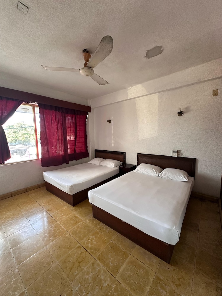 Basic Room, 2 Double Beds