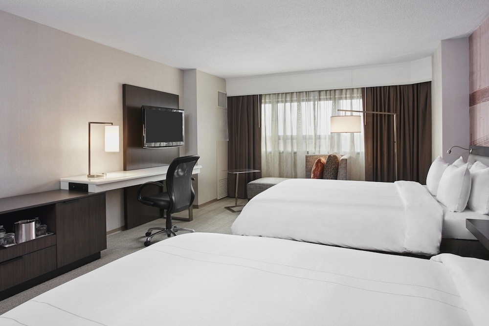 Club Room, 2 Queen Beds - Photo 2