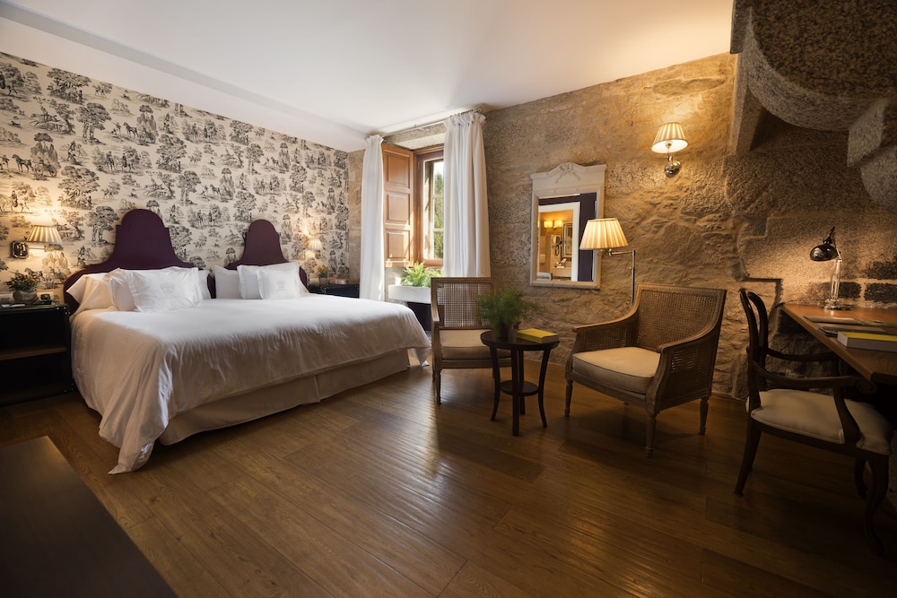 Deluxe Room - Photo 1