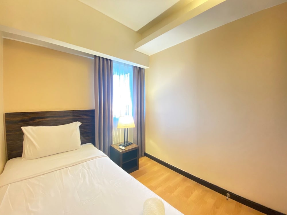 Room - Photo 15