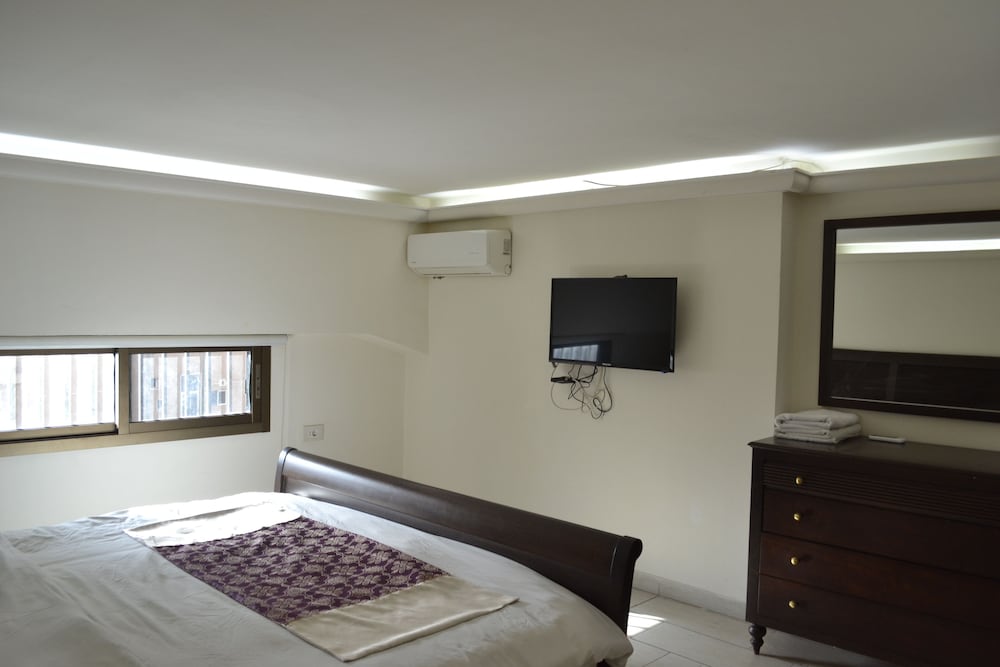 Duplex - Photo 3