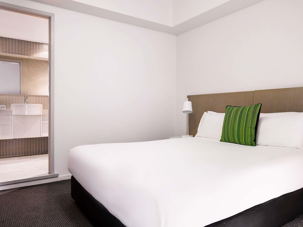 Room (Water View) - Photo 4