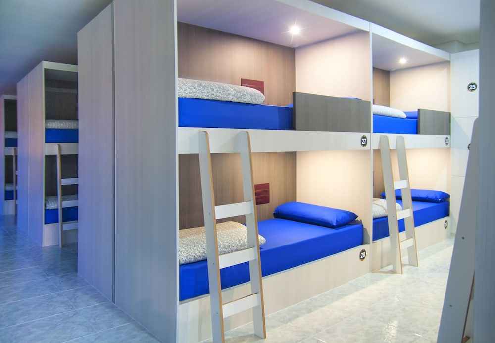 Shared Dormitory, Mixed Dorm, Shared Bathroom (1 Bed In A 36-Bed Dormitory Room) photo 3