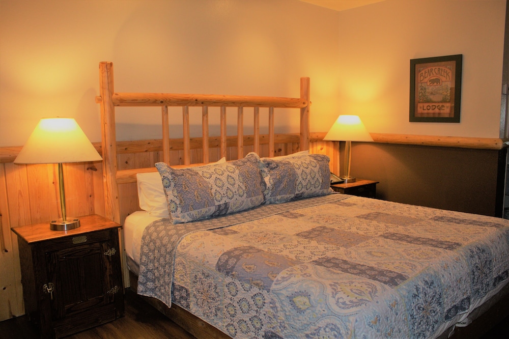 Standard Room, 1 King Bed photo 1