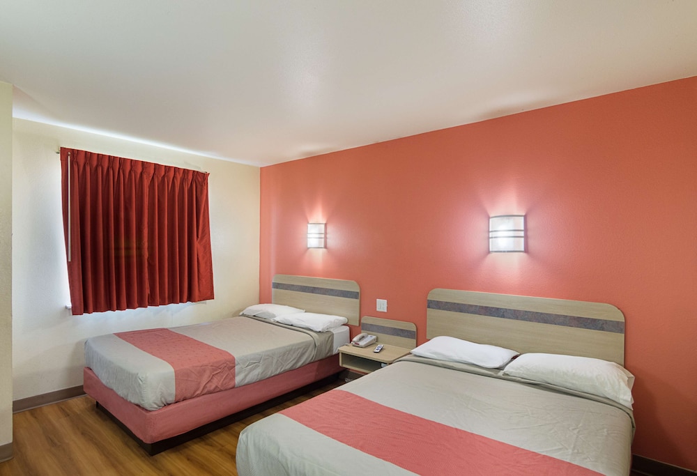 Standard Room, 2 Double Beds, Non Smoking photo 2