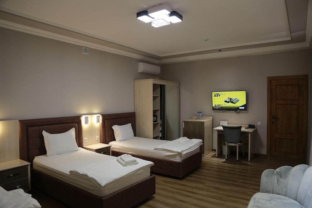 Deluxe Double or Twin Room photo 2