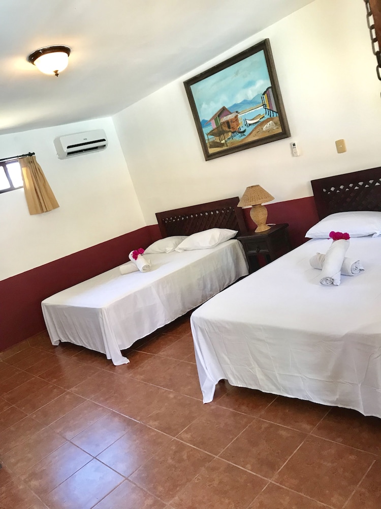 Standard Room, 2 Double Beds photo 3